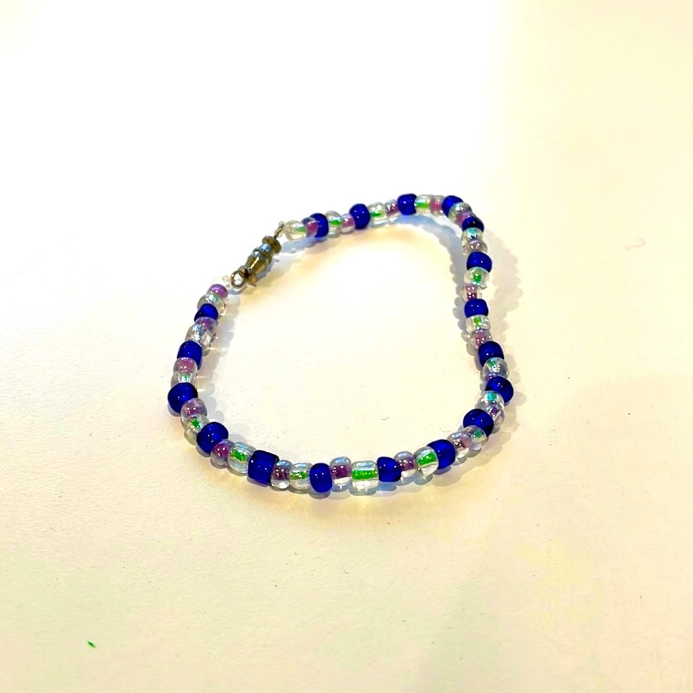 Handmade beaded bracelet. Size 7:5 - Picture 2 of 2